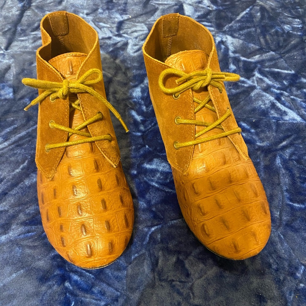 House of Harlow leather shoes